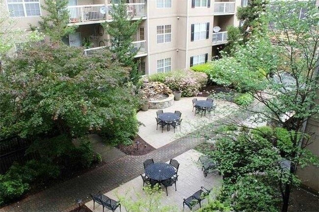 Building Photo - 1075 Peachtree Walk NE