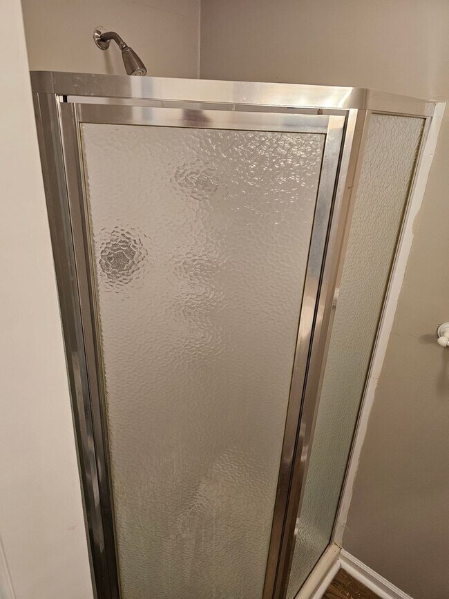 Building Photo - 1737 Moses Ave