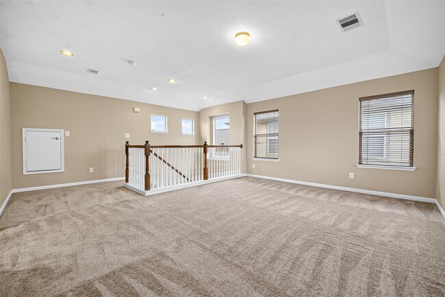 Building Photo - 16419 Sheffield Run Dr