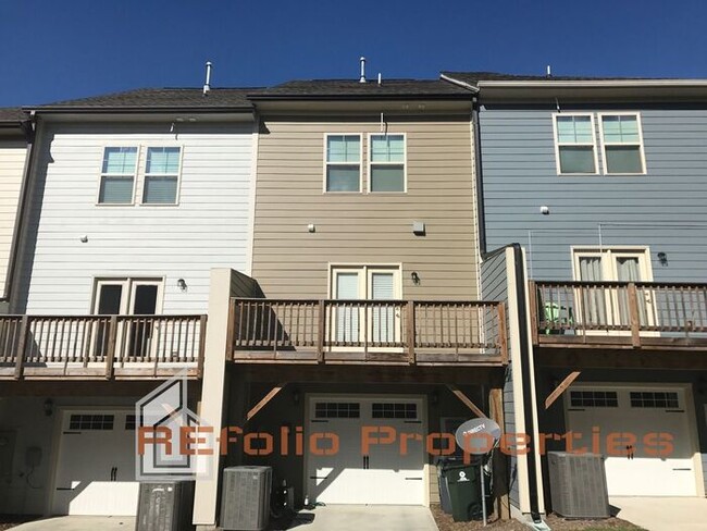 Building Photo - Lovely 3 Story 3 Bedroom 3.5 Bath 1 Car-Ga...