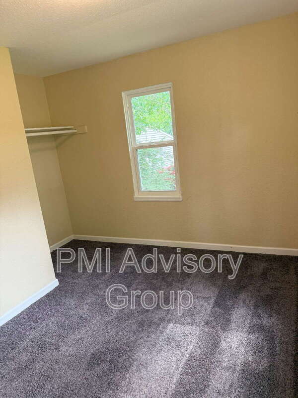 Building Photo - 2524 SW Valley Brook Ln