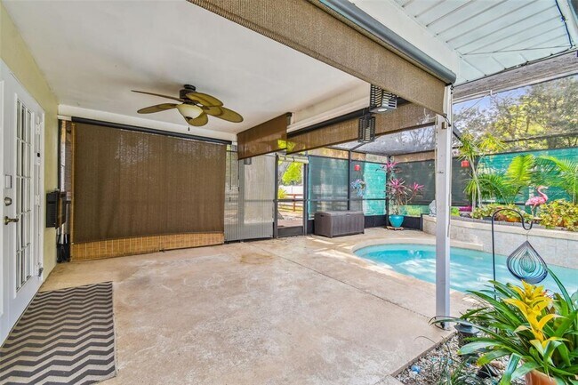 Building Photo - 950 Emerson Dr