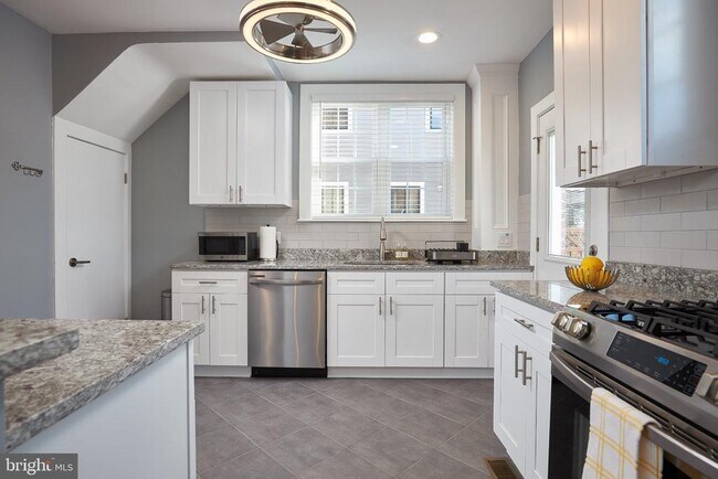 Building Photo - 4912 Brandywine St NW