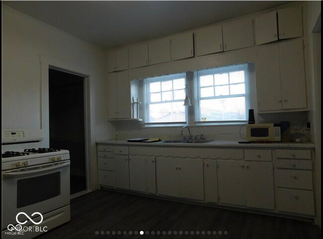Building Photo - 3158 E Fall Creek Pkwy N Dr