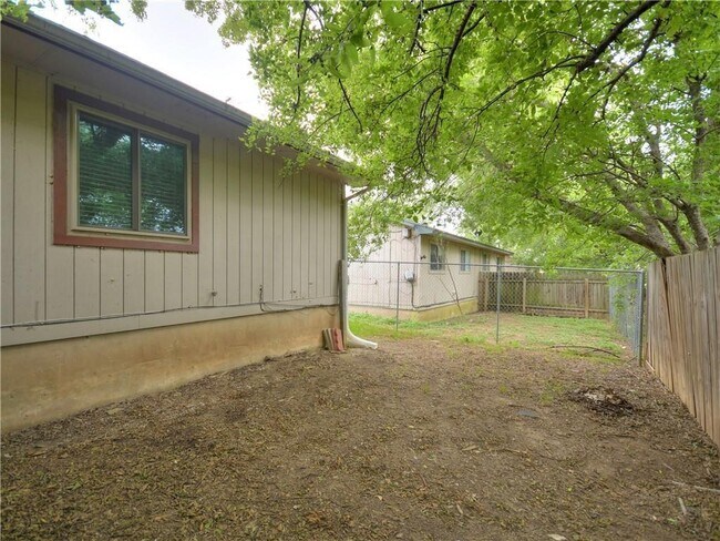 Building Photo - 1714 Rawhide Loop