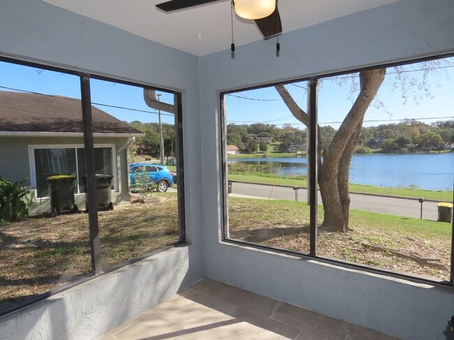 Building Photo - Clermont 2/2 Duplex with Lakeview