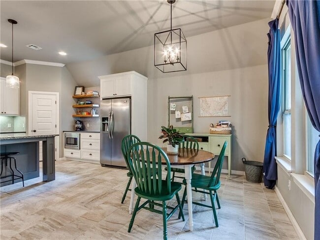 Building Photo - Beautiful 3 bedroom 2 bathroom home in Mon...