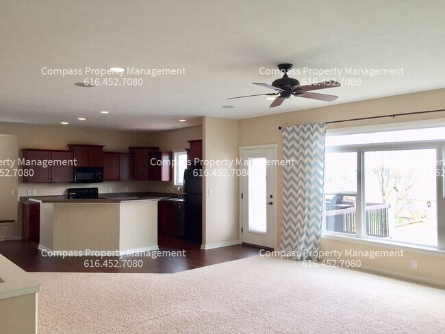 Building Photo - COMING SOON! 5 Bed 3.5 Bath Home in Hudson...