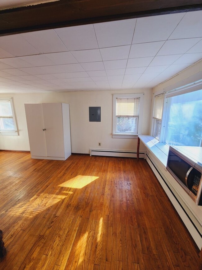 Building Photo - 877-877 Lower Swiftwater Rd