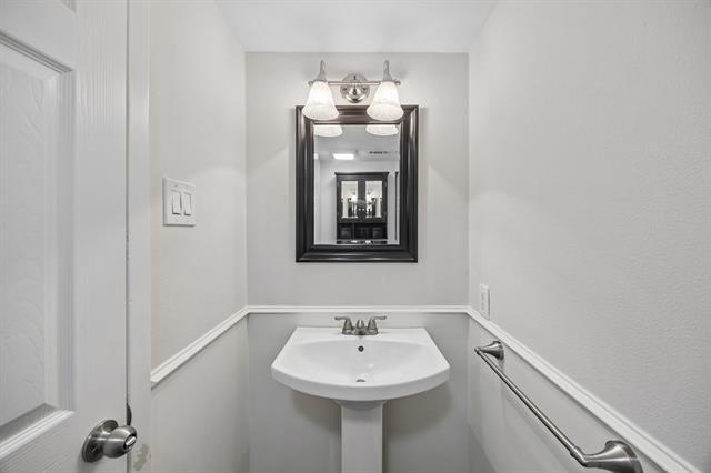 Building Photo - 2908 Clear Springs Dr
