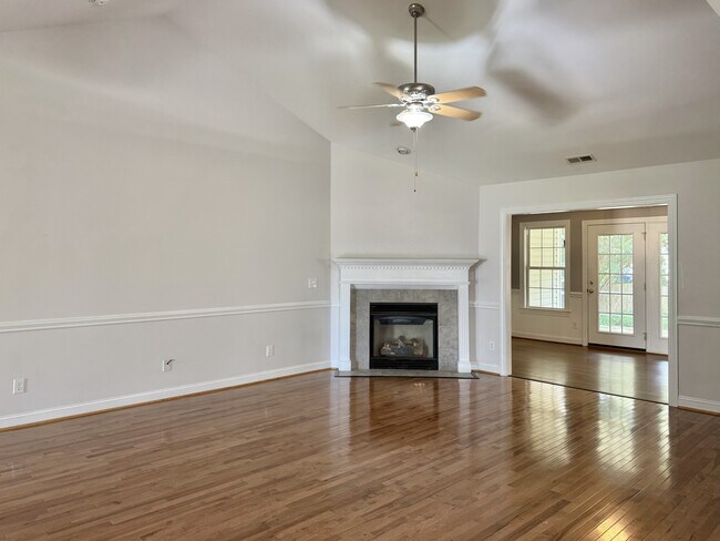Building Photo - 3721 Stillwood Dr