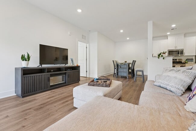 Building Photo - 5104 Mary Ashby Wy