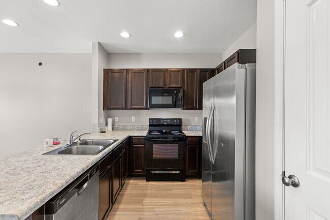 Building Photo - 5768 Callaway Cir
