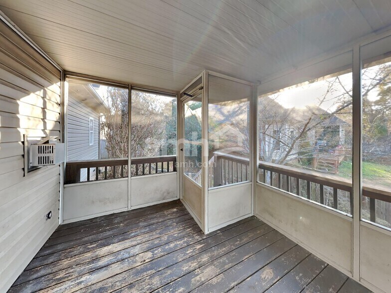 Building Photo - 929 Morning Rd