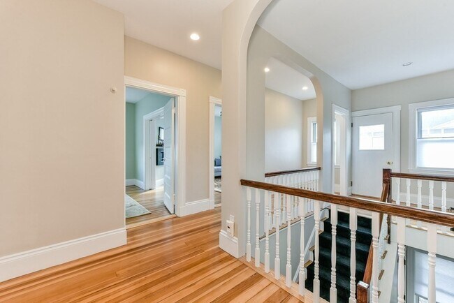 Building Photo - 132 Paul Gore St