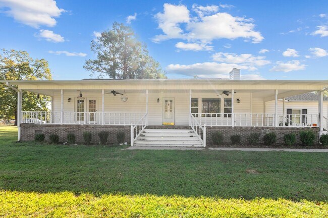 Building Photo - 105 3rd St