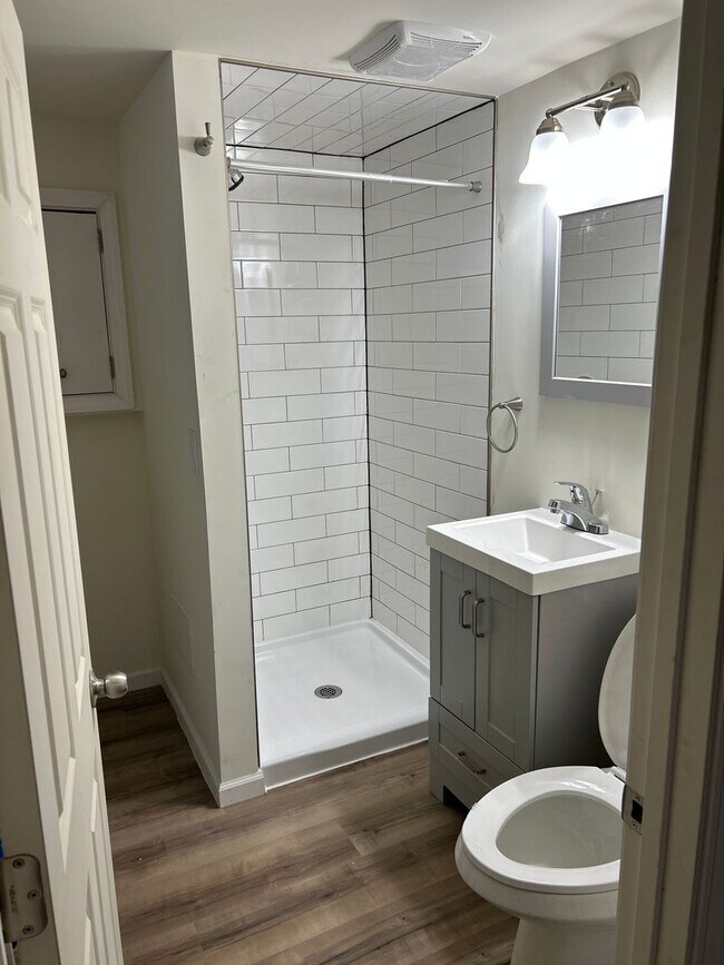 Building Photo - The Place to Be