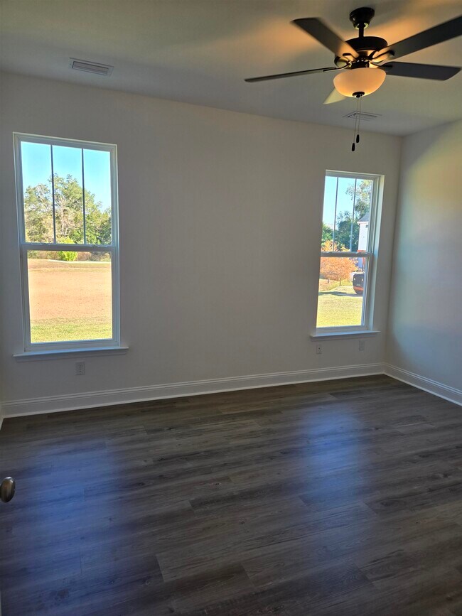 Building Photo - 5684 Native Oak Dr