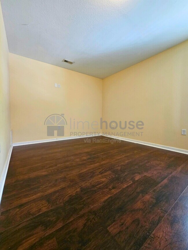 Building Photo - 1408 Colon Ave