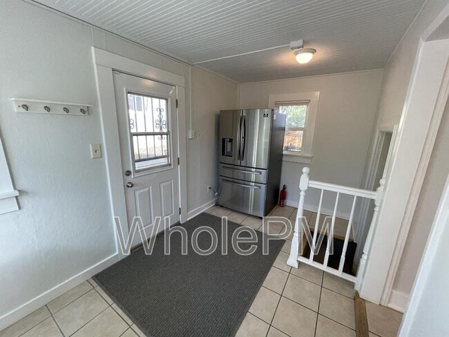 Building Photo - 4909 Beach Ct
