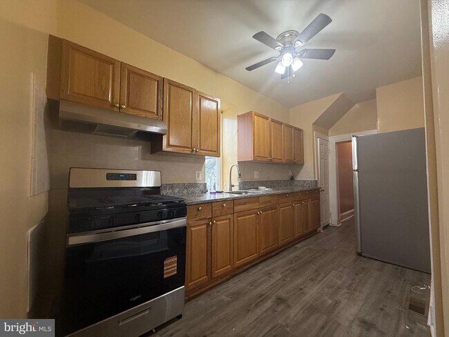 Building Photo - 720 Springfield Ave