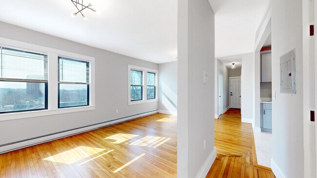 Building Photo - 179 Highland St