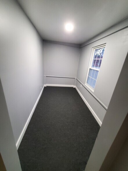 Office - 104 Fair St