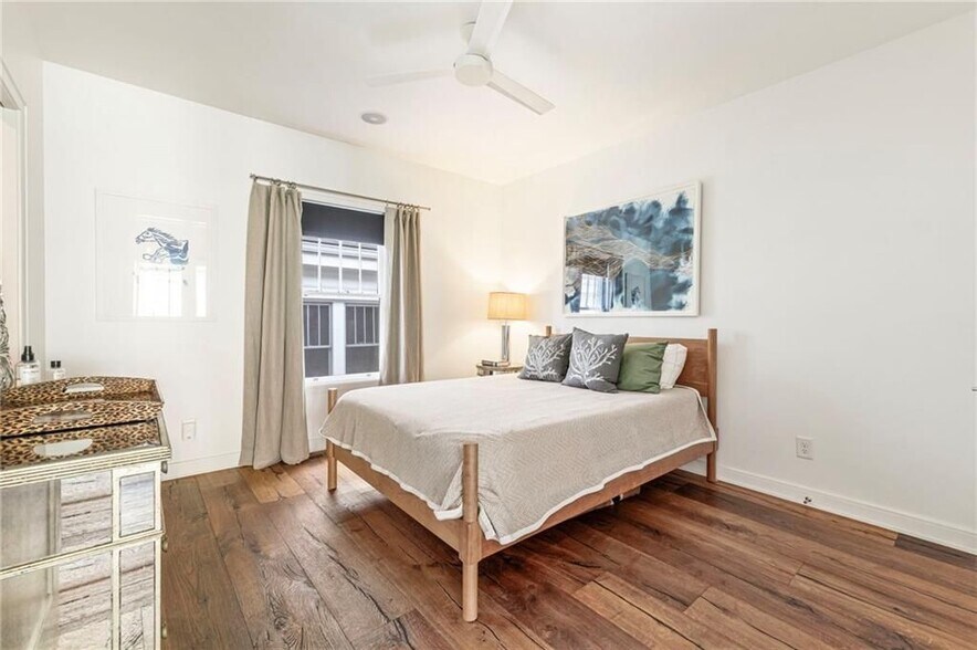 Building Photo - 212 Geneva St