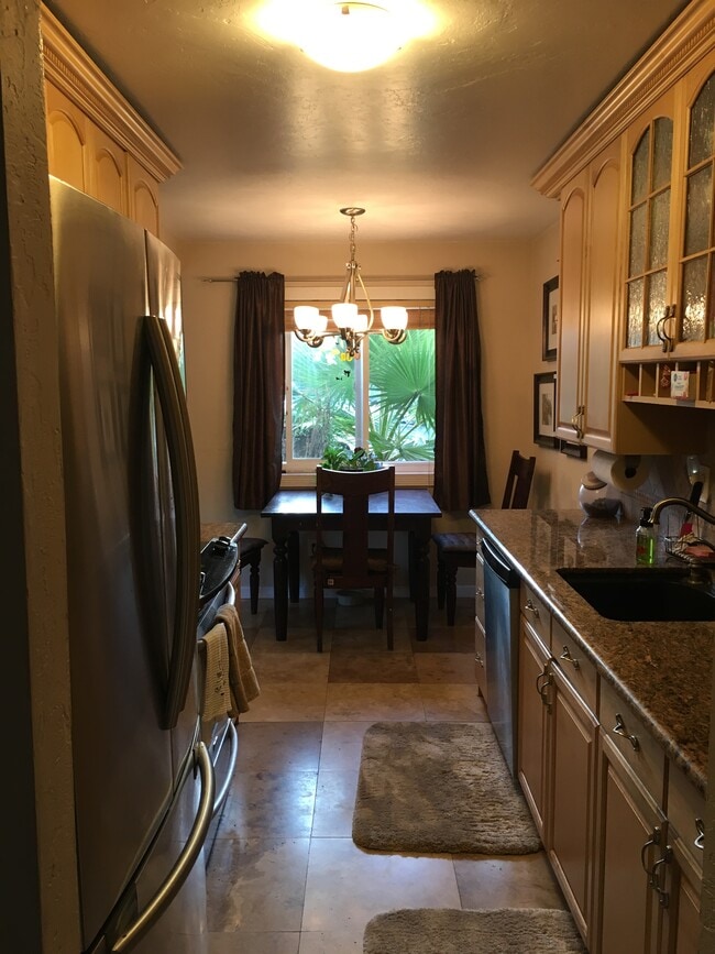 Building Photo - 9175 Campina Dr