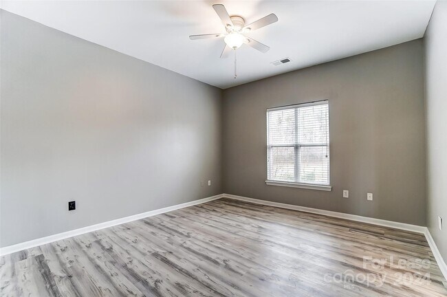 Building Photo - 6429 Mallard View Ln