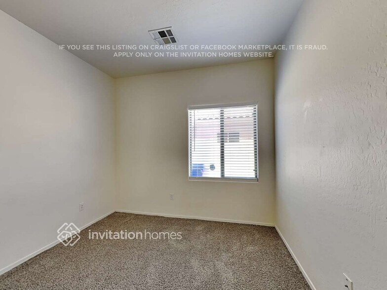 Building Photo - 2103 E La Costa Dr