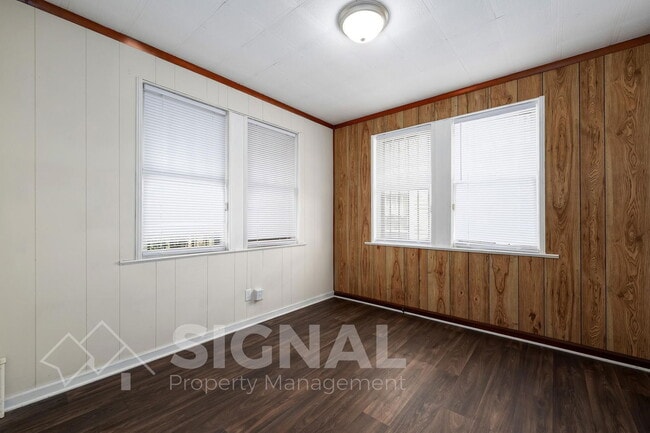 Building Photo - 1618 51st St W