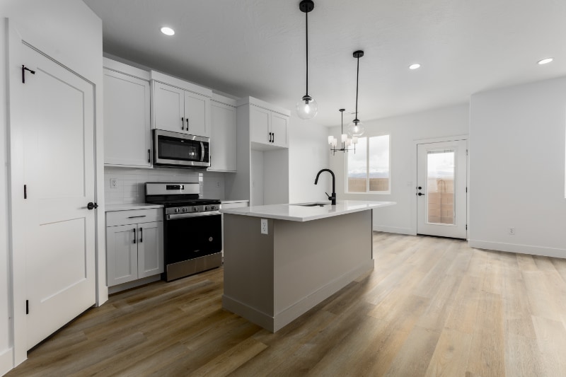 Building Photo - 2026 W 380 S