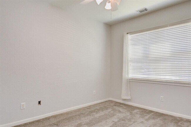 Building Photo - 214 Spring Lakes Haven