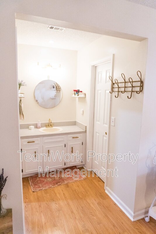 Building Photo - 827 Harbor Pl Dr