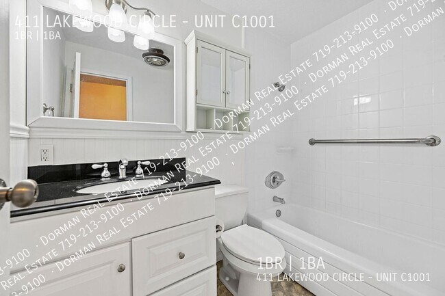 Building Photo - 411 Lakewood Cir