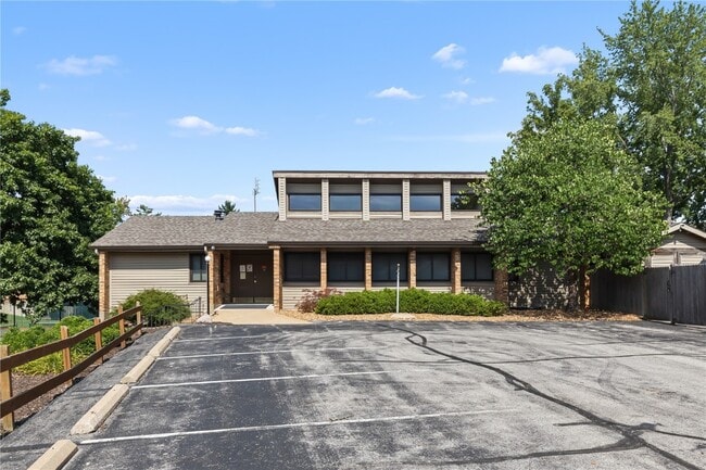 Building Photo - 1707 Thorny Briar Dr