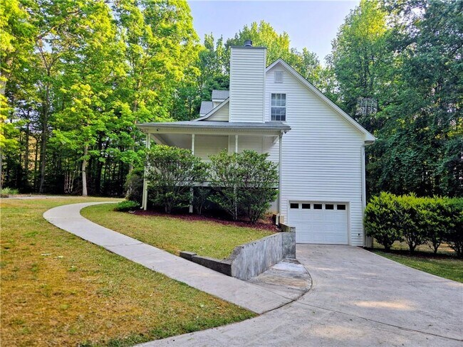 Building Photo - 3060 Glen Wallace Dr