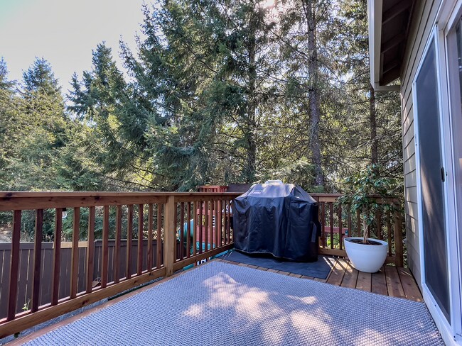 Building Photo - 9756 SW 171st Ave