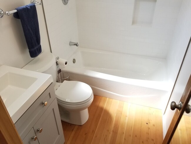 Building Photo - Beautiful Remodeled 3bd 2ba House in Wiseb...
