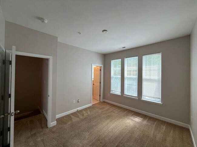 Building Photo - T.R. Lawing Realty Property