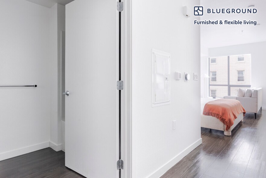 Building Photo - 238 13th St