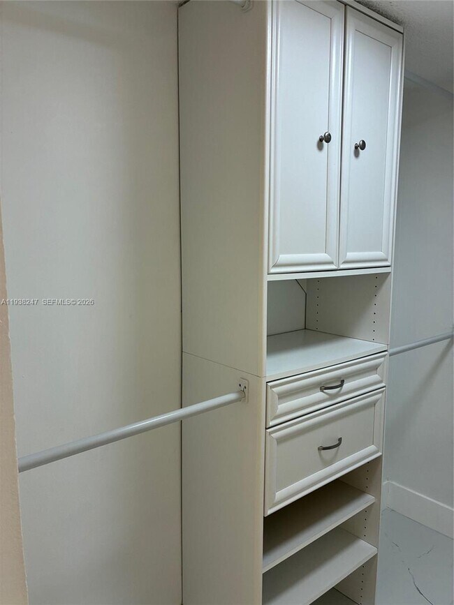 Building Photo - 9040 SW 125th Ave