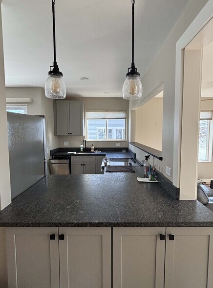 Building Photo - 18 Ocean St