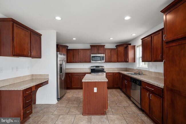 Building Photo - 259 Olympic Dr