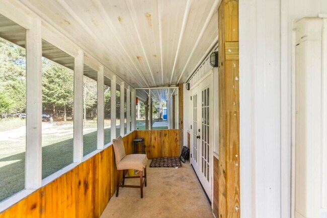 Building Photo - 5451 Walton Rd
