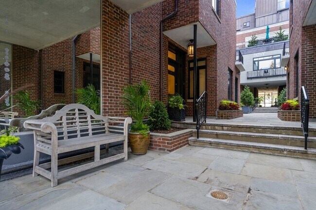 Building Photo - 265 Beacon St