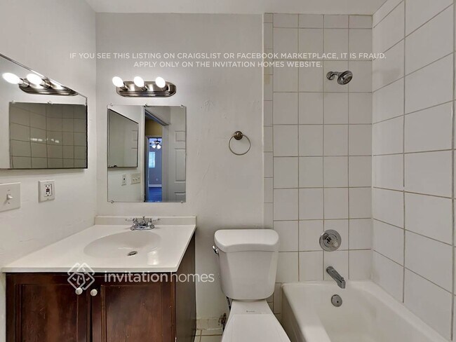 Building Photo - 14502 SW 139th Ave Cir E