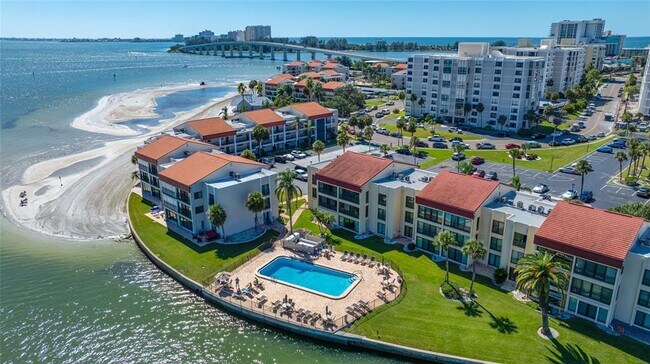 Building Photo - 895 S Gulfview Blvd