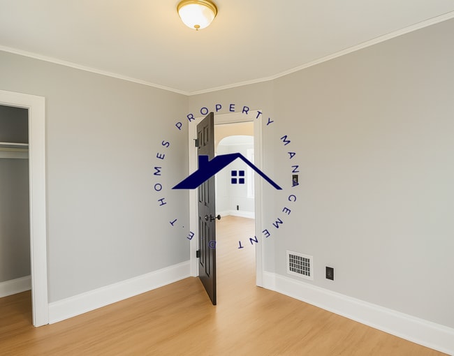 Building Photo - 14938 Tracey St